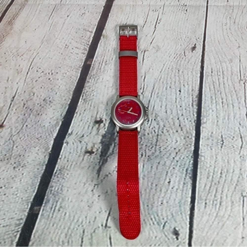 Vintage Novelle Womens Watch Needs new Battery